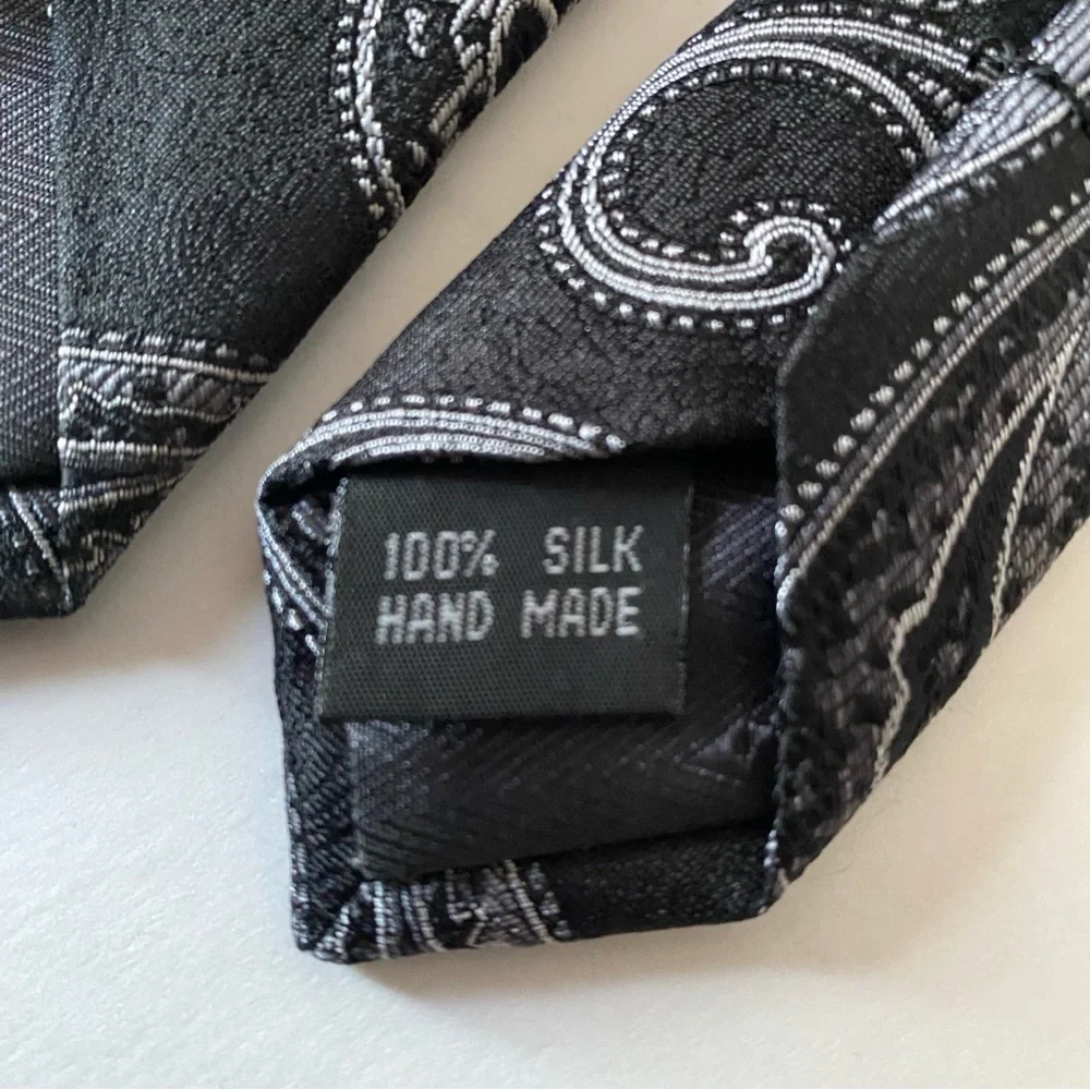 Bruno Piatelli, Black and White Paisley Handmade Silk Tie